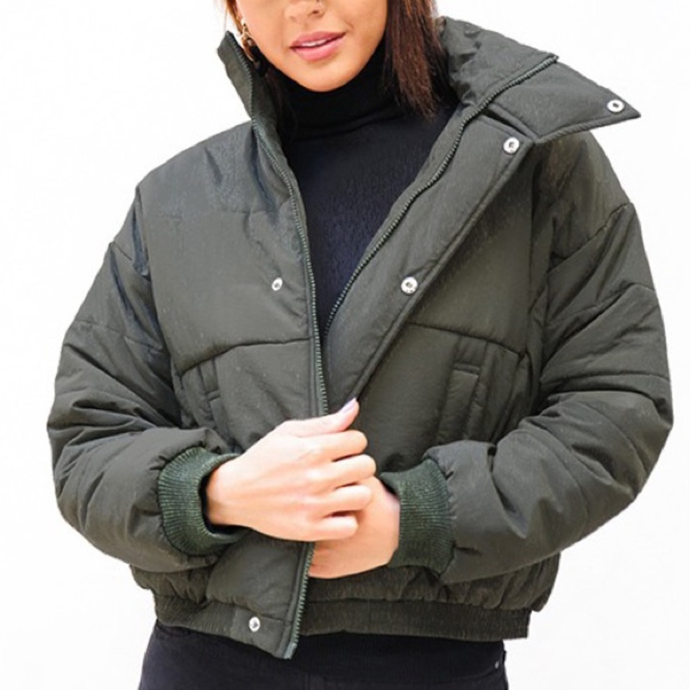 ✨NWT✨ Cropped Bomber Puffer Jacket